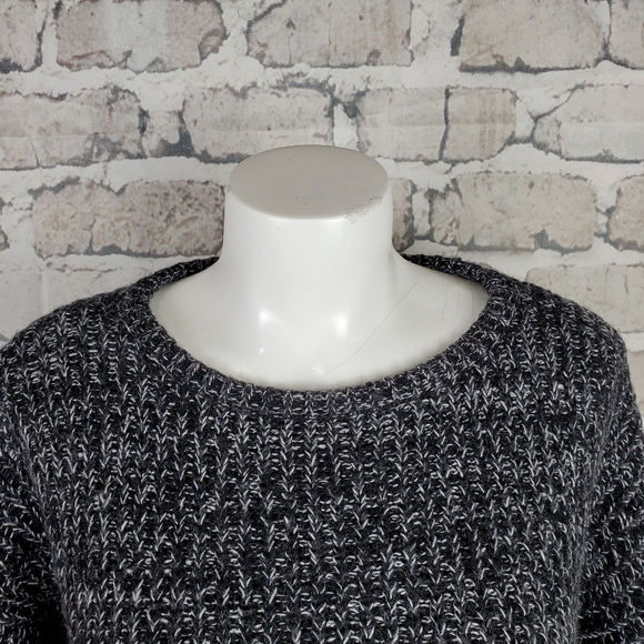 Aritzia TNA Crewneck Black White Marled Wool Angora Cashmere Sweater  Small - Picture 3 of 10